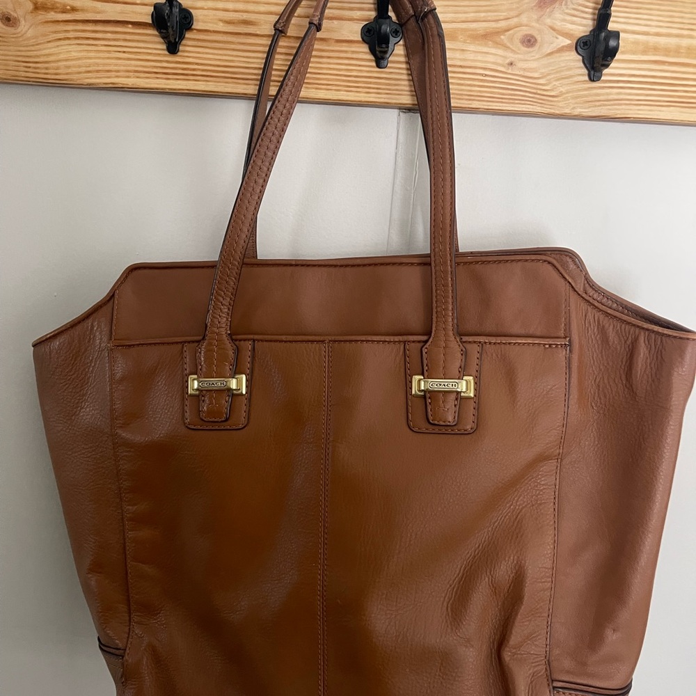 Coach purse - Picture 2 of 3